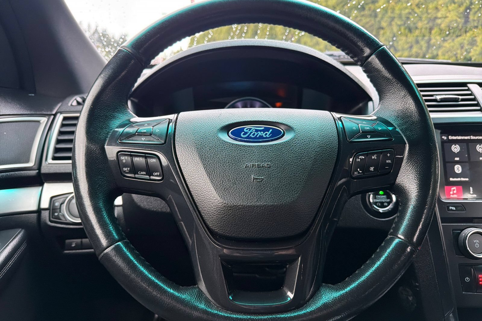Used 2017 Ford Explorer XLT w/ Equipment Group 202A FWD image 25