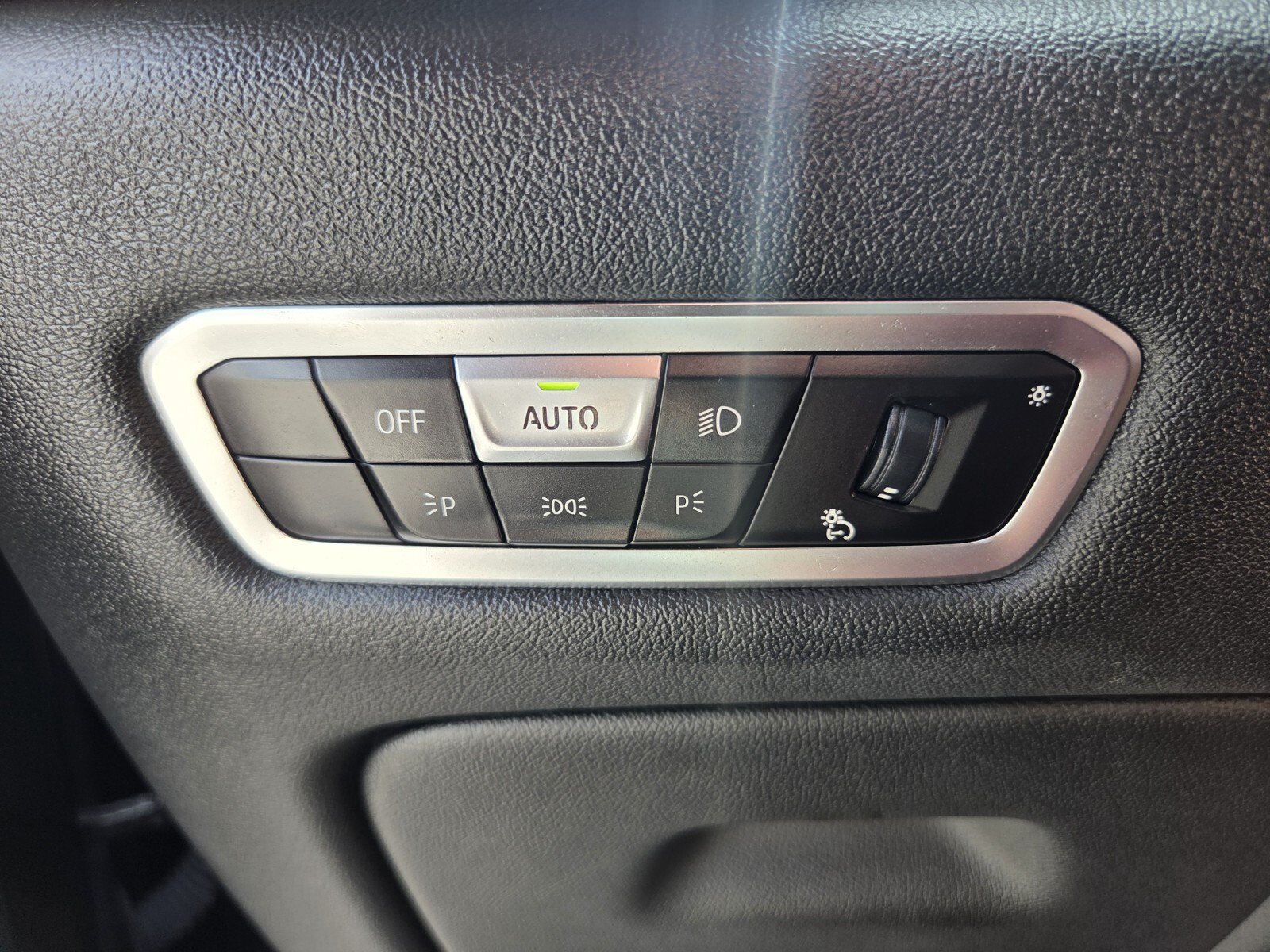 Used 2022 BMW X6 xDrive40i w/ Luxury Seating Package AWD/4WD image 22
