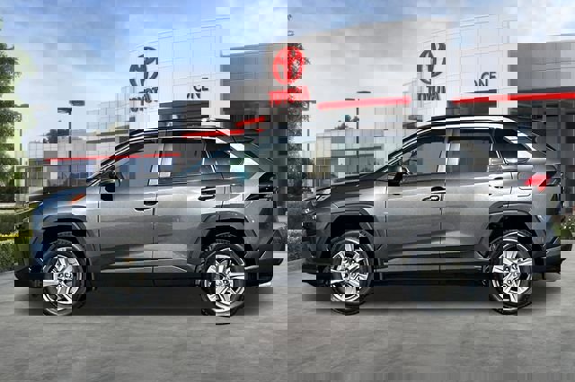 Certified 2022 Toyota RAV4 XLE w/ Convenience Package image 9
