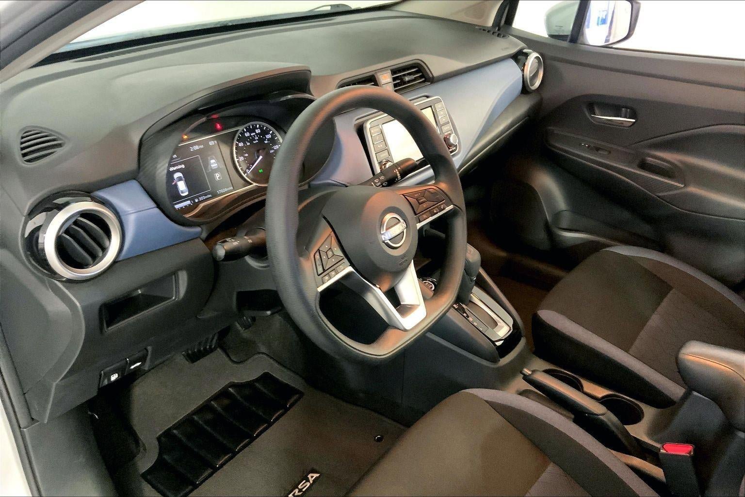 Used 2025 Nissan Versa SV FWD image 14
