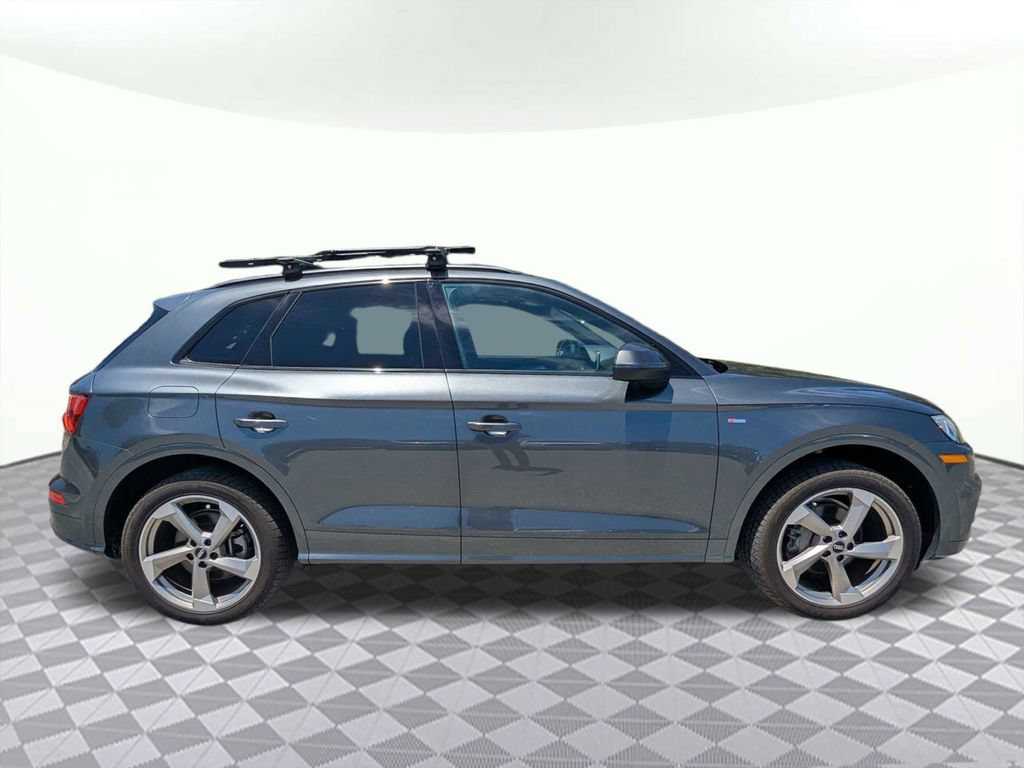 Used 2020 Audi Q5 2.0T Titanium Premium Plus AWD/4WD image 2