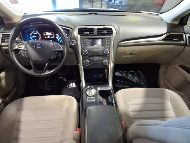 Certified 2017 Ford Fusion SE FWD image 9