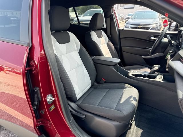 Used 2024 Chevrolet Trax RS w/ Driver Confidence Package FWD image 25