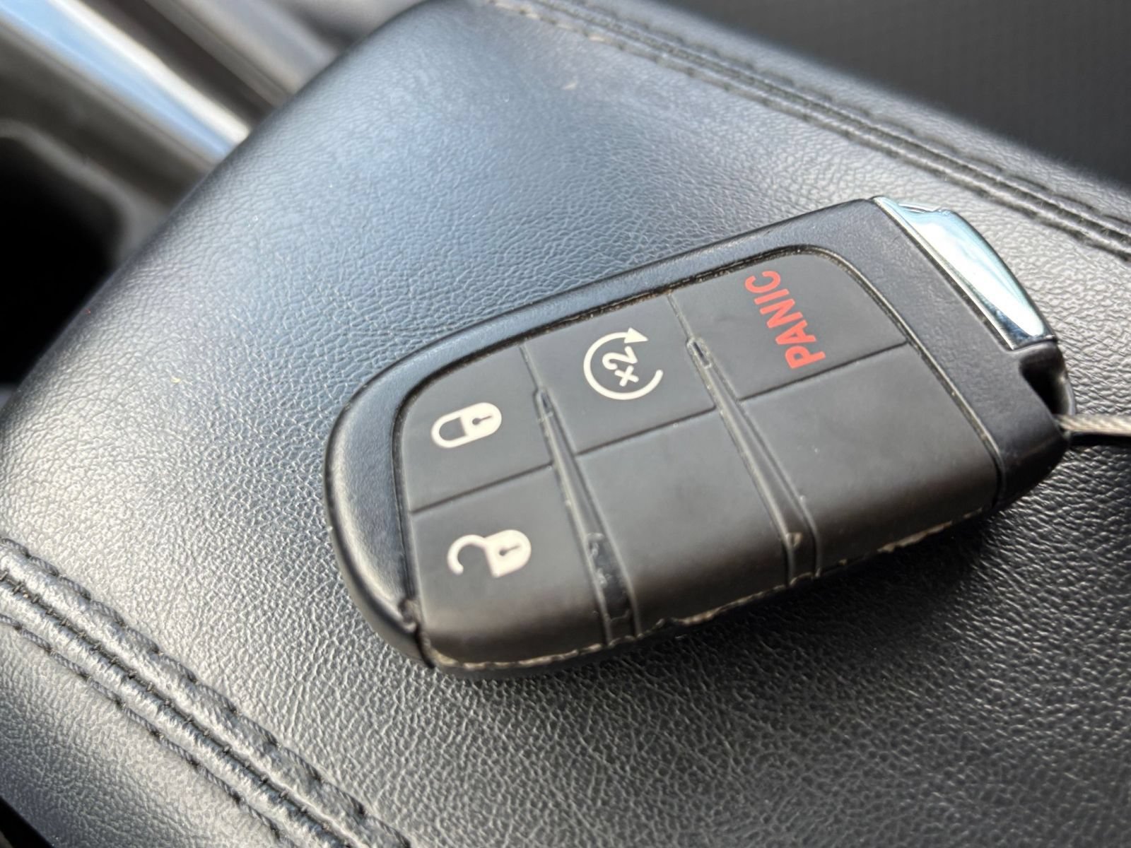 Used 2025 Jeep Compass Latitude AWD/4WD image 24