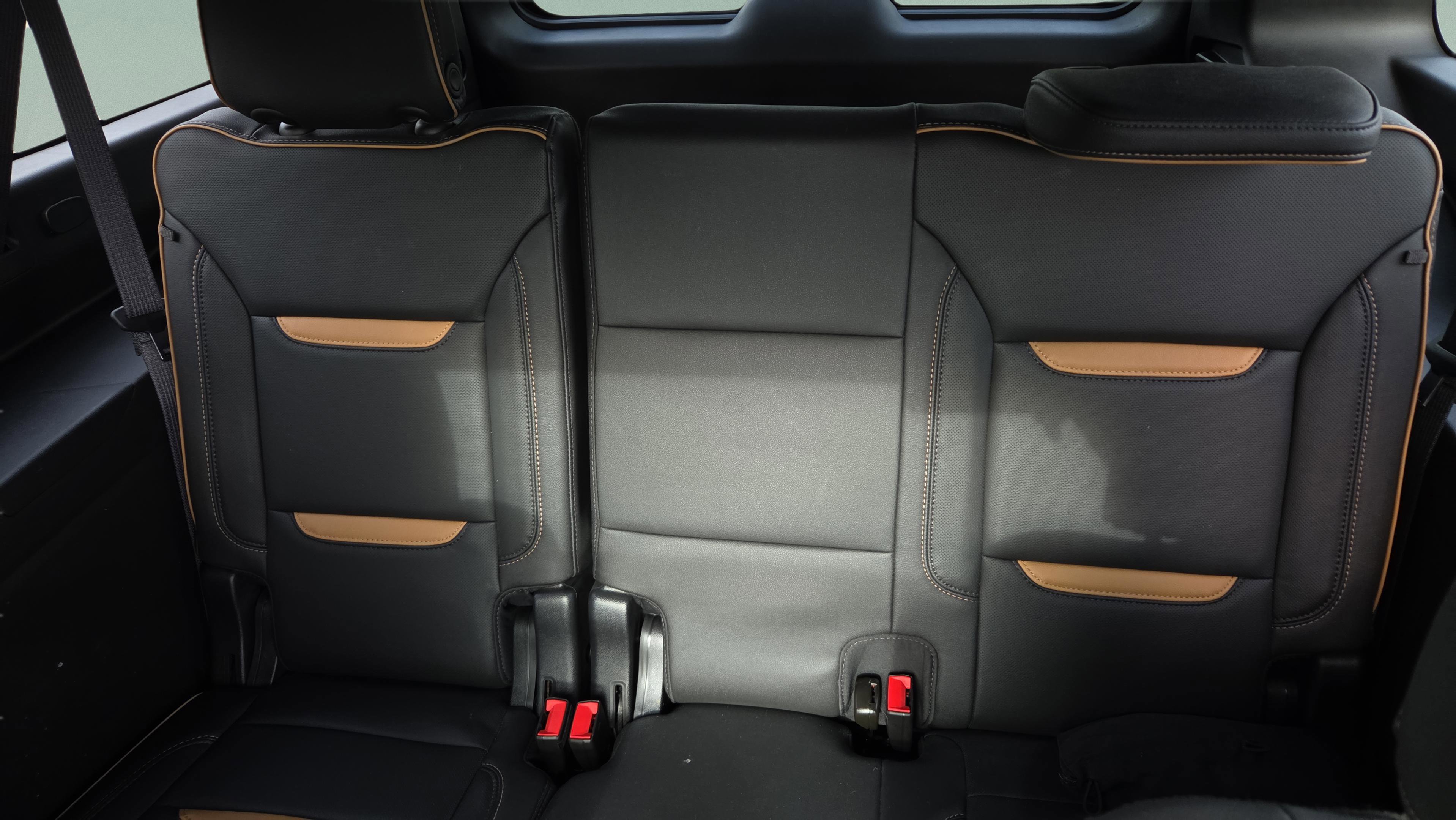 Used 2023 GMC Yukon XL AT4 w/ AT4 Premium Plus Package AWD/4WD image 11