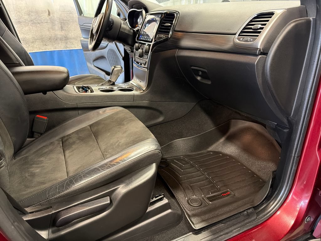 Used 2021 Jeep Grand Cherokee Laredo X AWD/4WD image 19