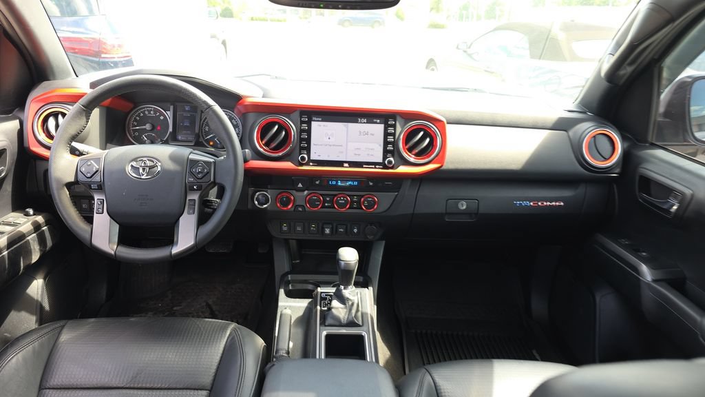 Used 2020 Toyota Tacoma TRD Sport w/ TRD Premium Sport Package AWD/4WD image 26