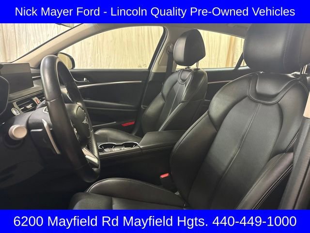 Used 2025 Genesis G70 2.5T image 18