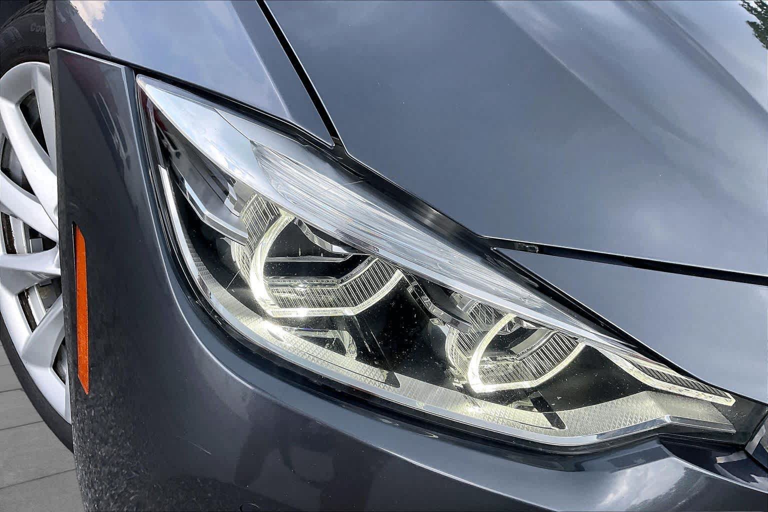 Used 2018 BMW 320i xDrive Sedan AWD/4WD image 28