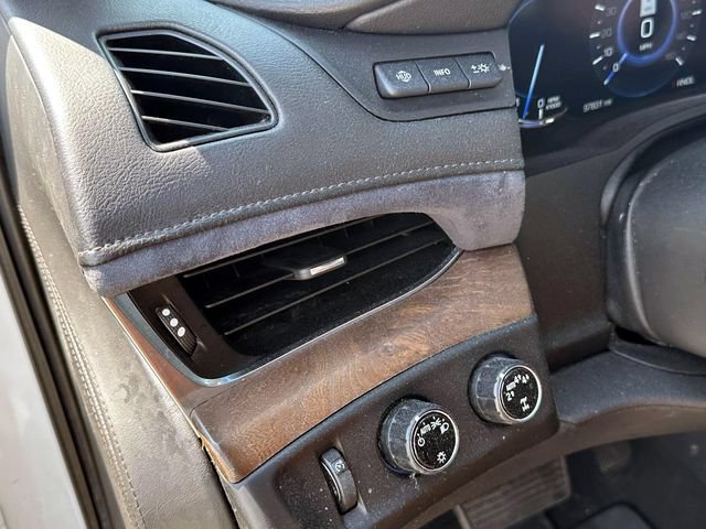 Used 2019 Cadillac Escalade Luxury AWD/4WD image 18