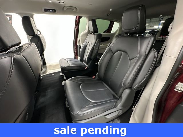 Used 2023 Chrysler Pacifica Touring-L image 19