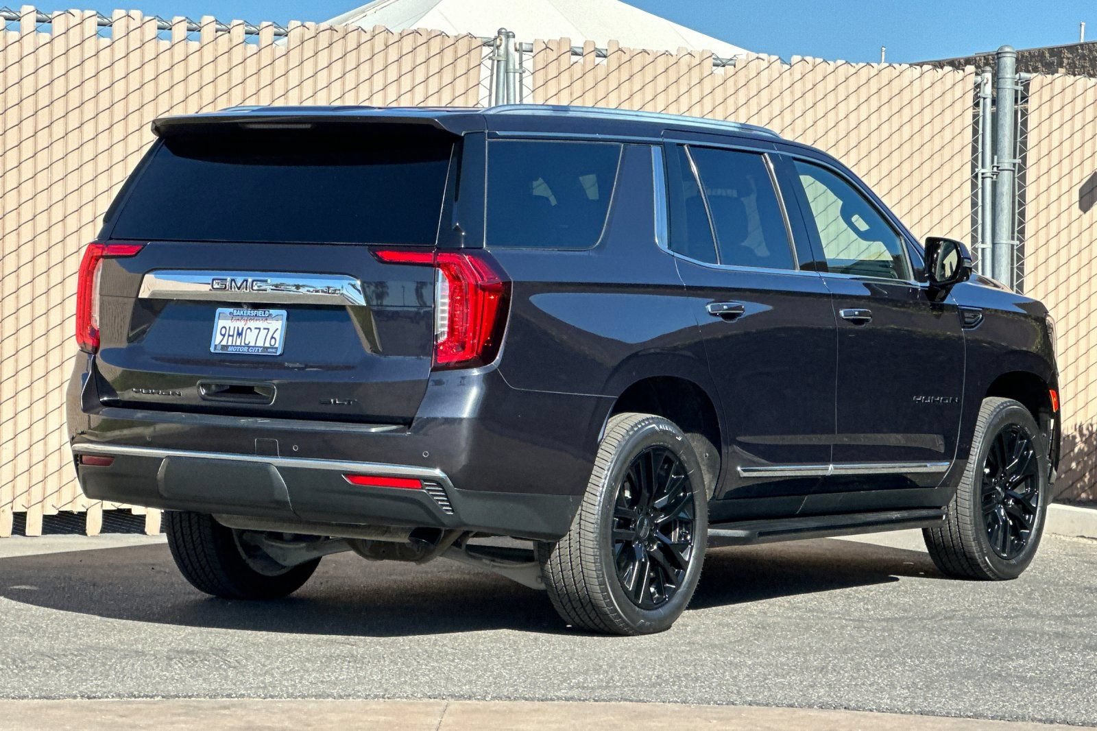 Certified 2023 GMC Yukon SLT w/ SLT Premium Package RWD image 4