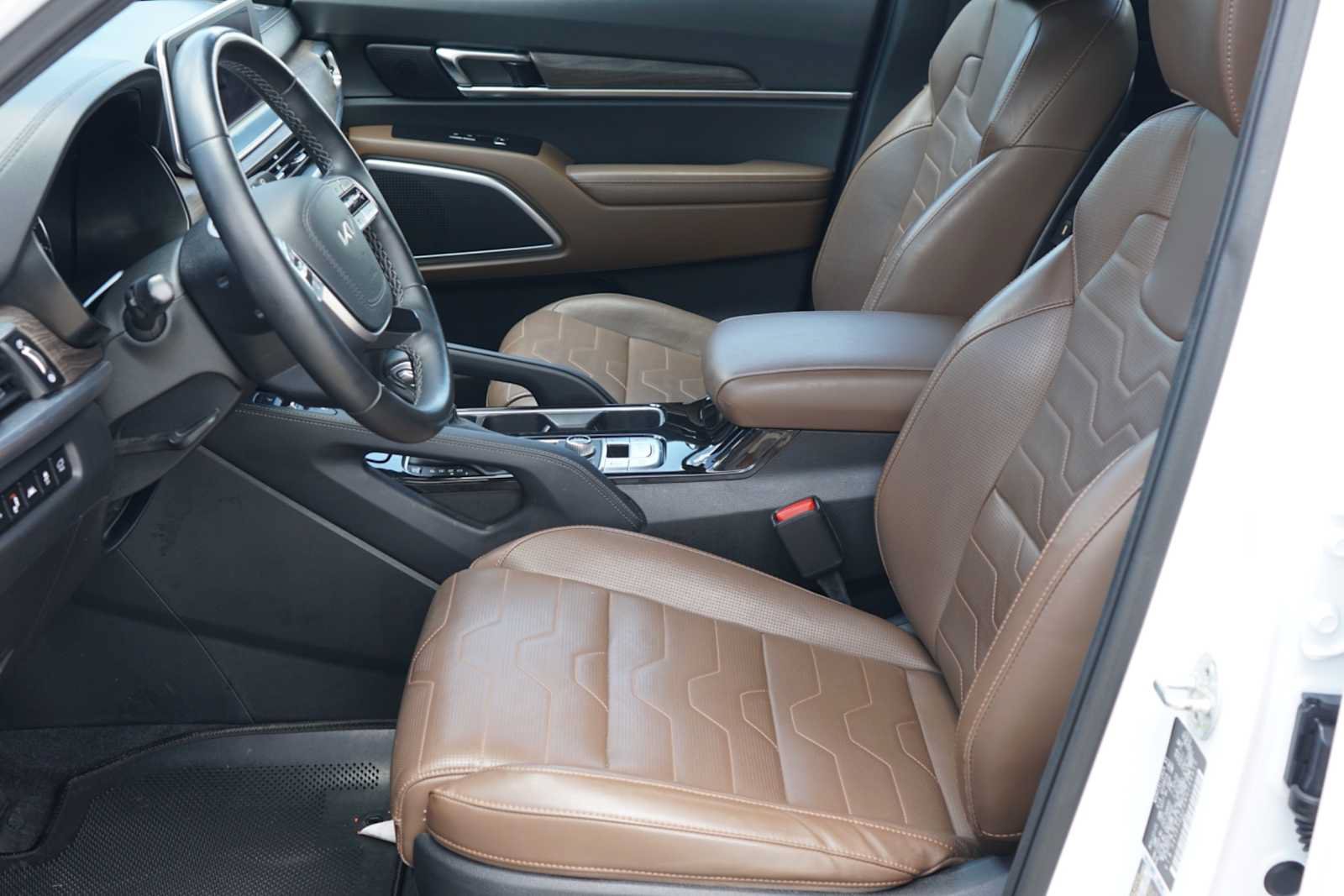 Certified 2022 Kia Telluride SX w/ SX Prestige Package AWD/4WD image 9
