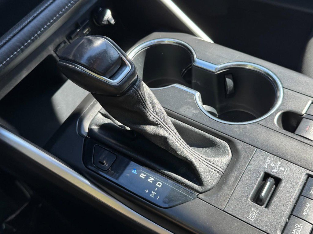 Used 2021 Toyota Highlander XLE image 20