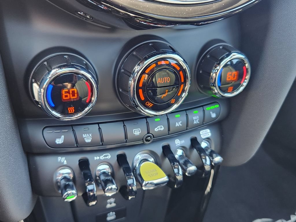 Used 2024 MINI Cooper SE FWD image 23