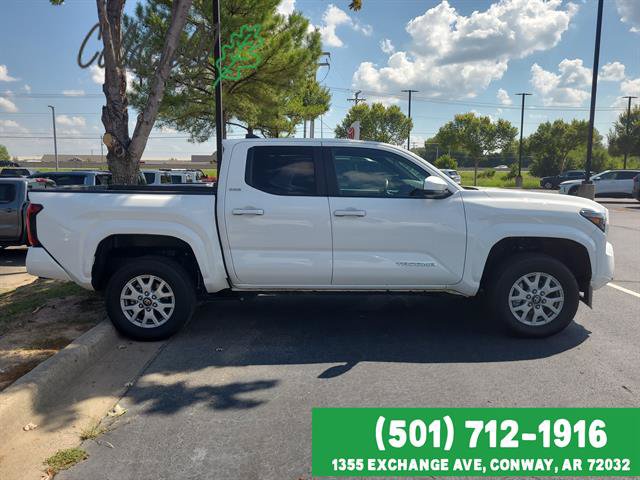 Used 2025 Toyota Tacoma SR5 AWD/4WD image 5