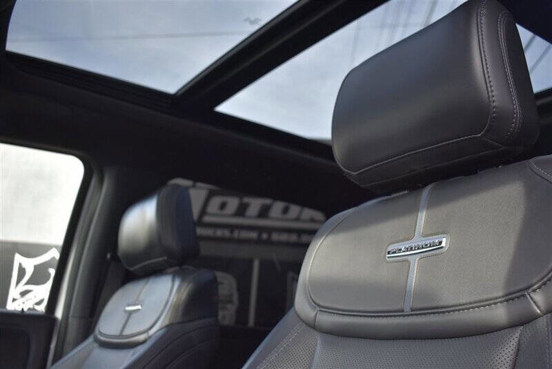 Used 2025 Ford F350 Platinum w/ FX4 Off-Road Package image 13