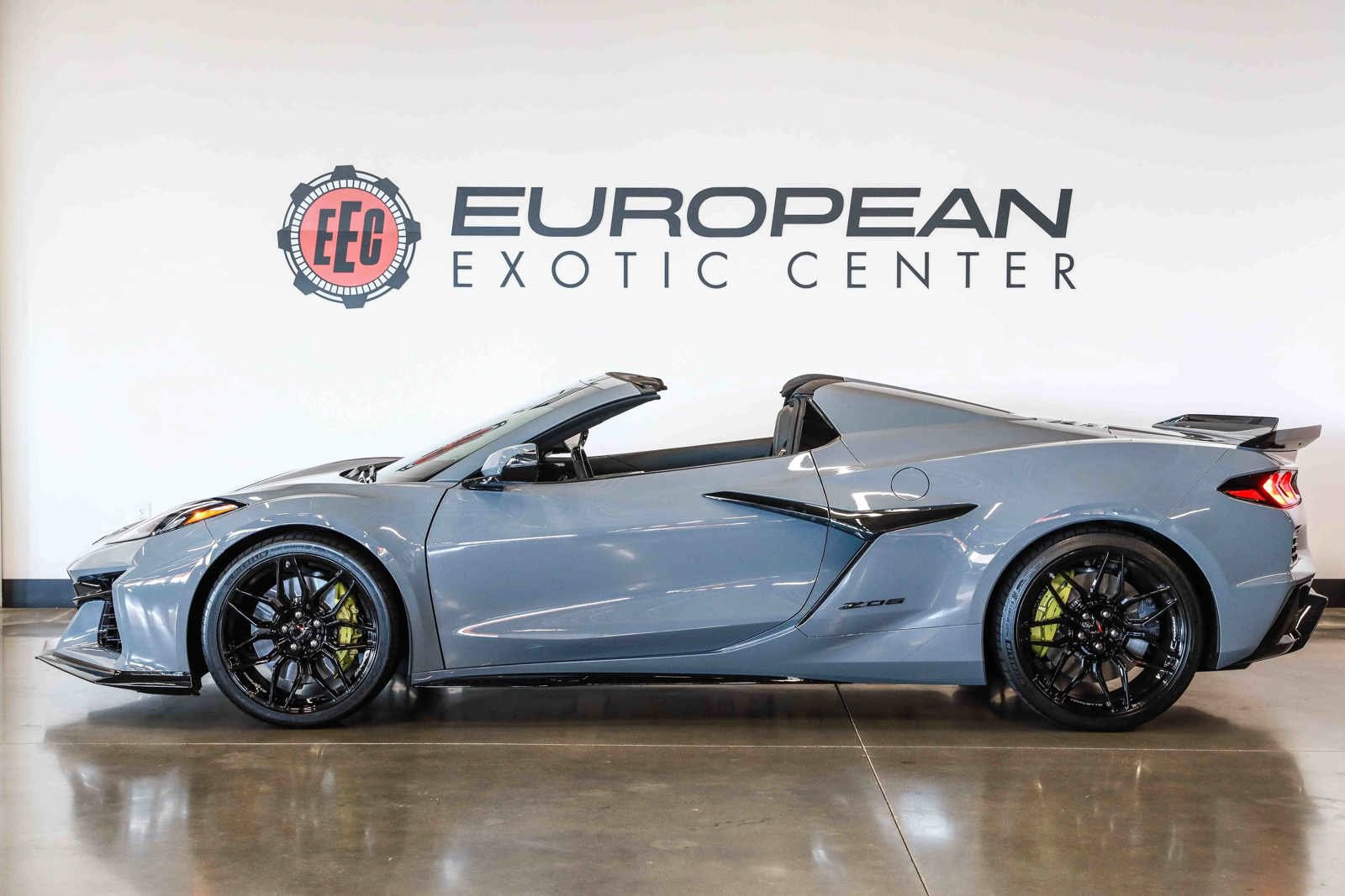 Used 2024 Chevrolet Corvette Z06 w/ Battery Protection Package RWD image 7