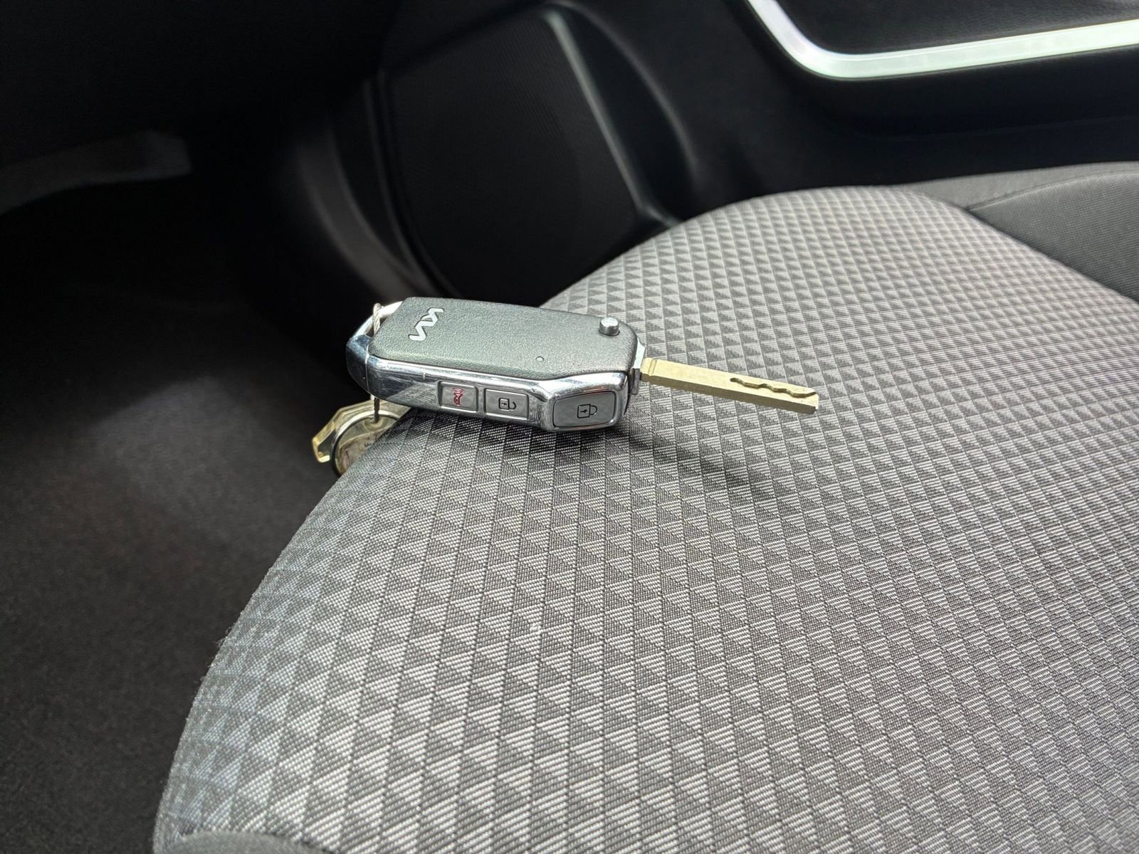 Used 2025 Kia Soul LX w/ LX Technology Package image 21