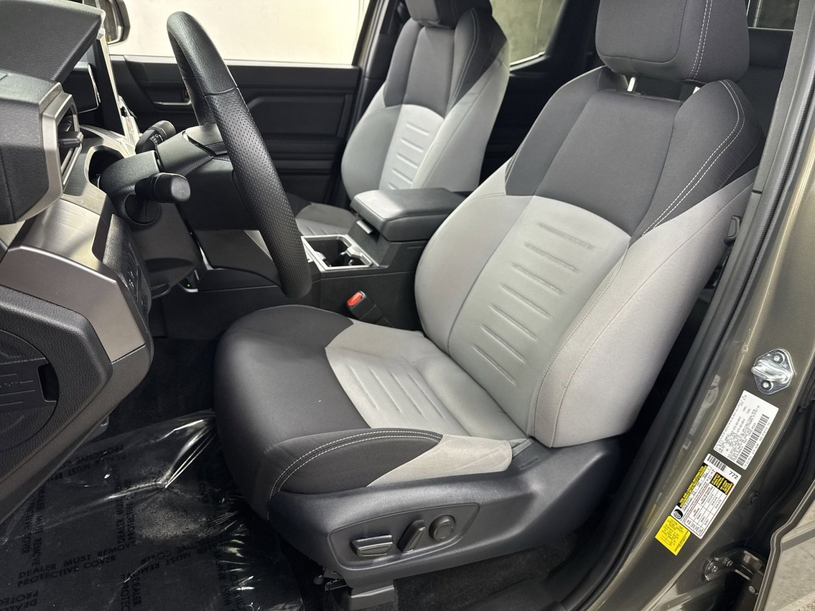 Used 2025 Toyota Tacoma TRD Sport w/ TRD Sport Upgrade Package image 17