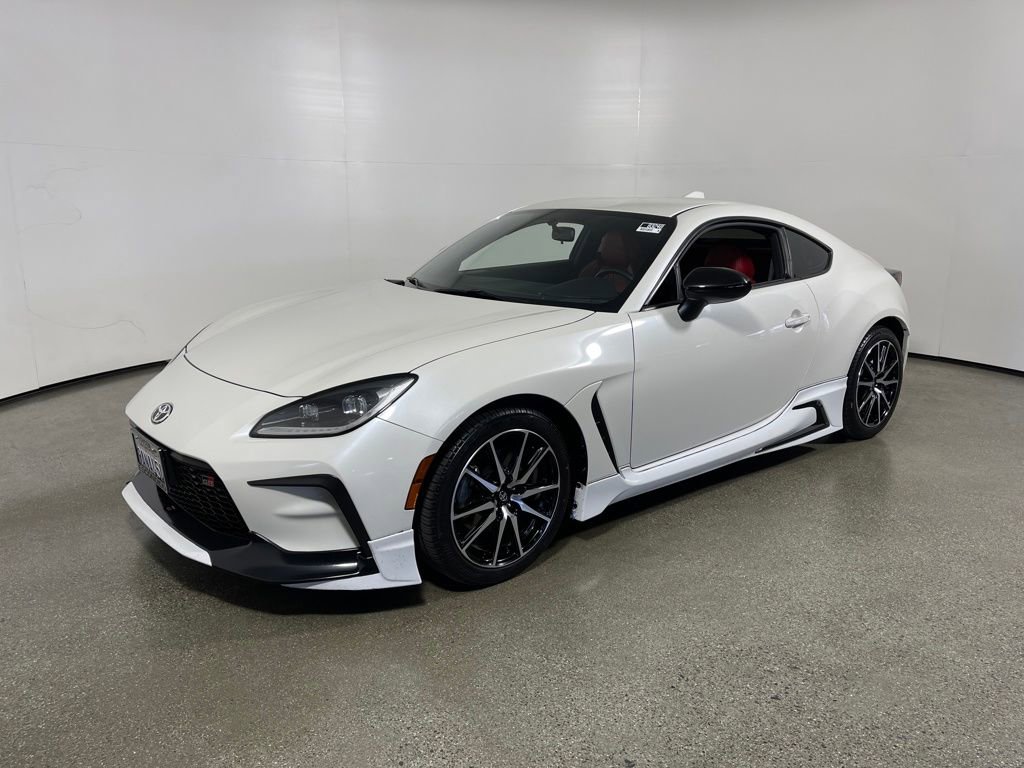 Certified 2022 Toyota GR86 w/ ALL Weather Mat Package (TMS) image 7