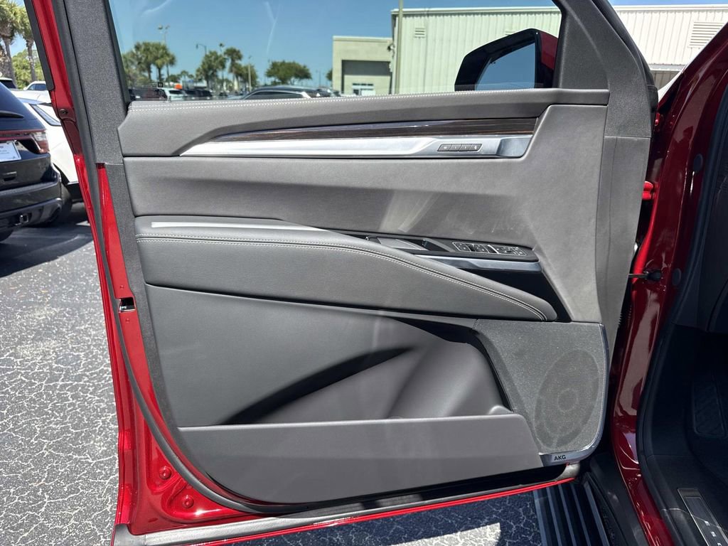 New 2026 Cadillac Escalade ESV Luxury AWD/4WD image 20