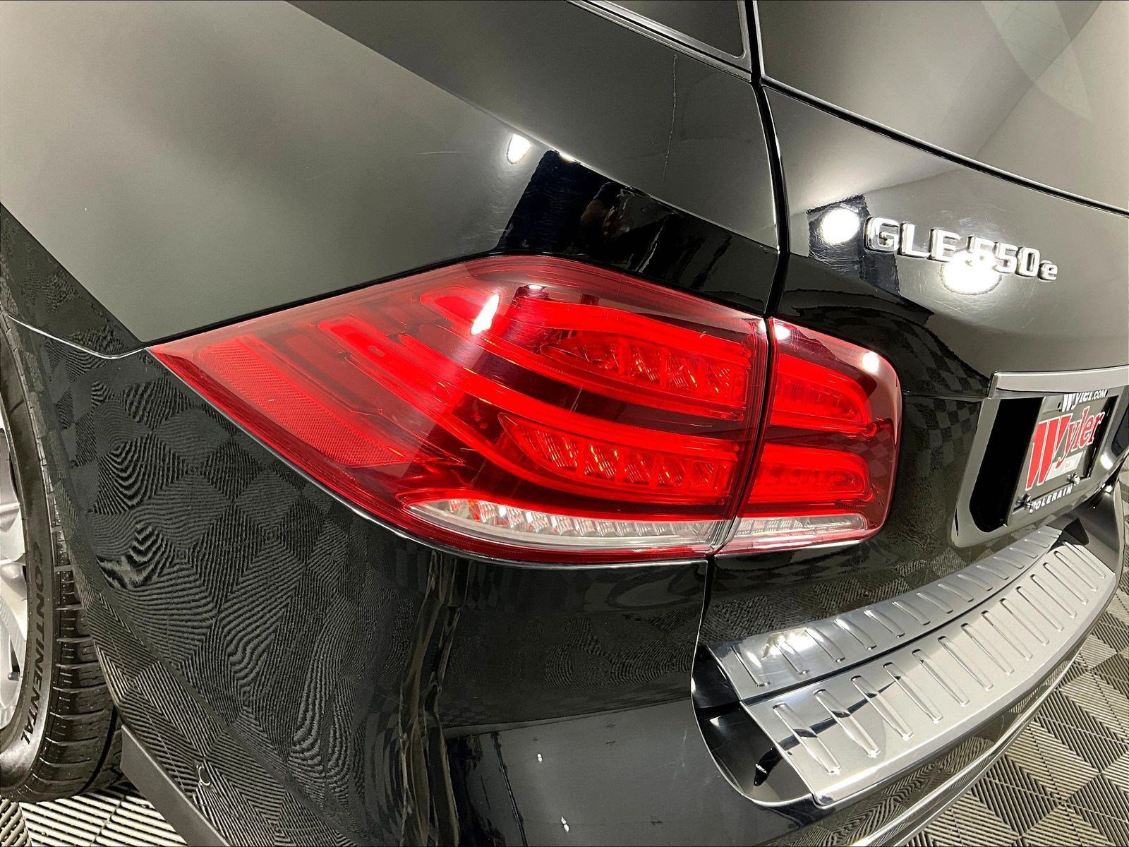 Used 2018 Mercedes-Benz GLE 550e 4MATIC image 23