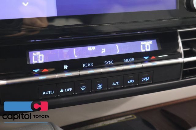 Used 2024 Toyota Sienna XLE FWD image 24