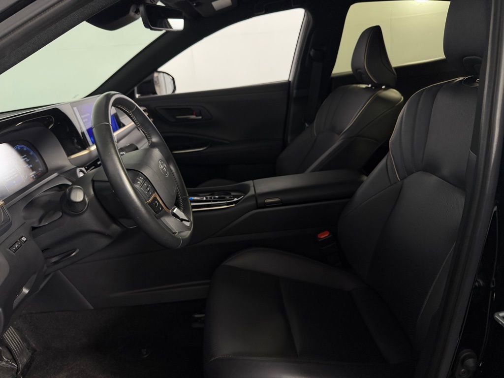 Used 2025 Toyota Crown XLE image 21