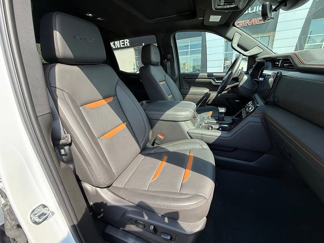 Used 2025 GMC Sierra 1500 AT4 w/ Technology Package AWD/4WD image 25