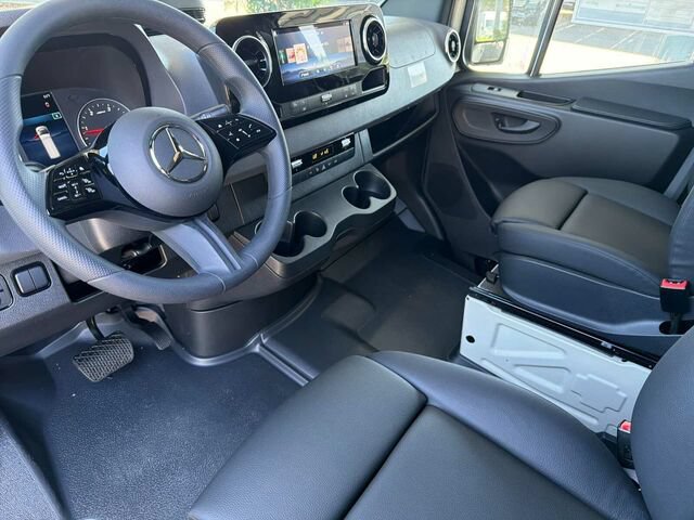 New 2026 Mercedes-Benz Sprinter 2500 image 10