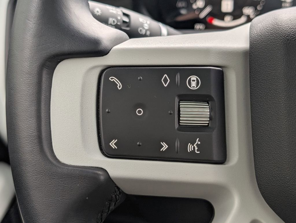 Used 2024 Land Rover Defender 130 S image 25