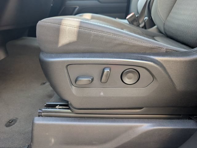 Used 2025 Chevrolet Silverado 1500 LT RWD image 19