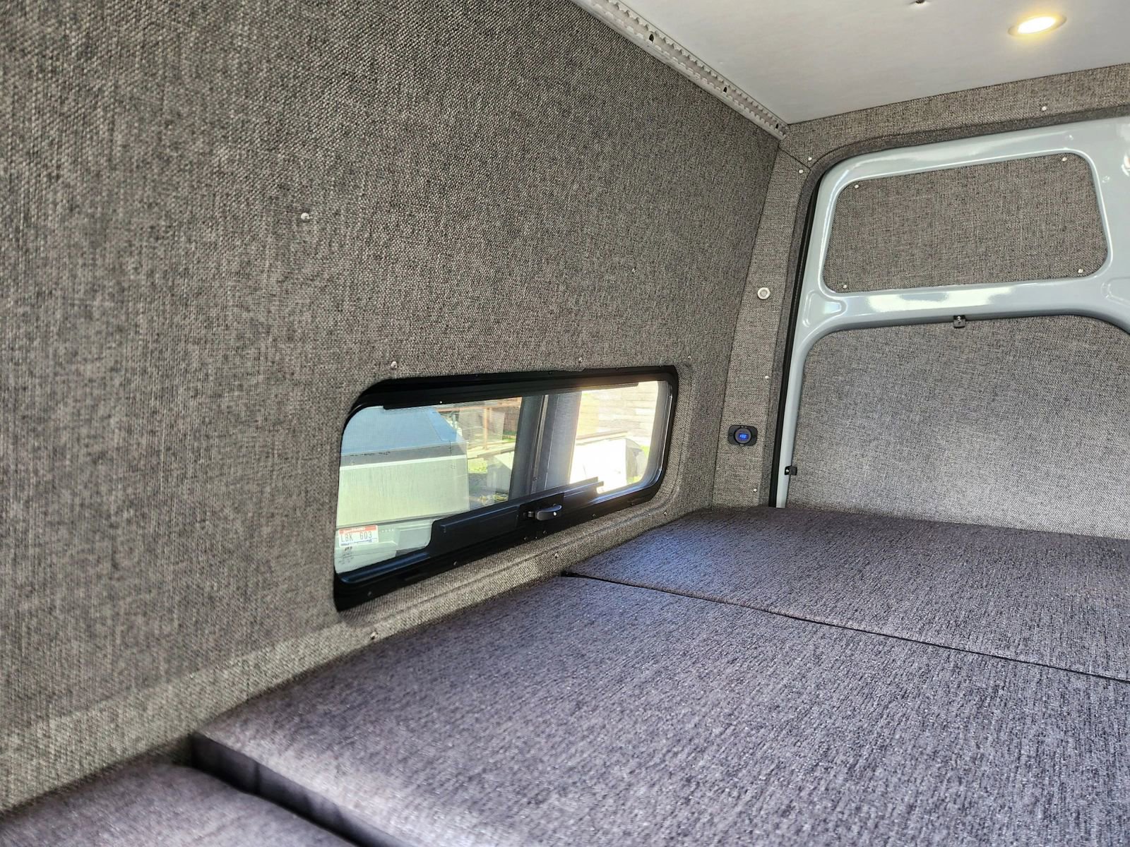 Used 2025 Mercedes-Benz Sprinter 2500 image 34