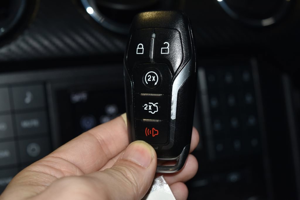 Used 2017 Ford Mustang Coupe image 14