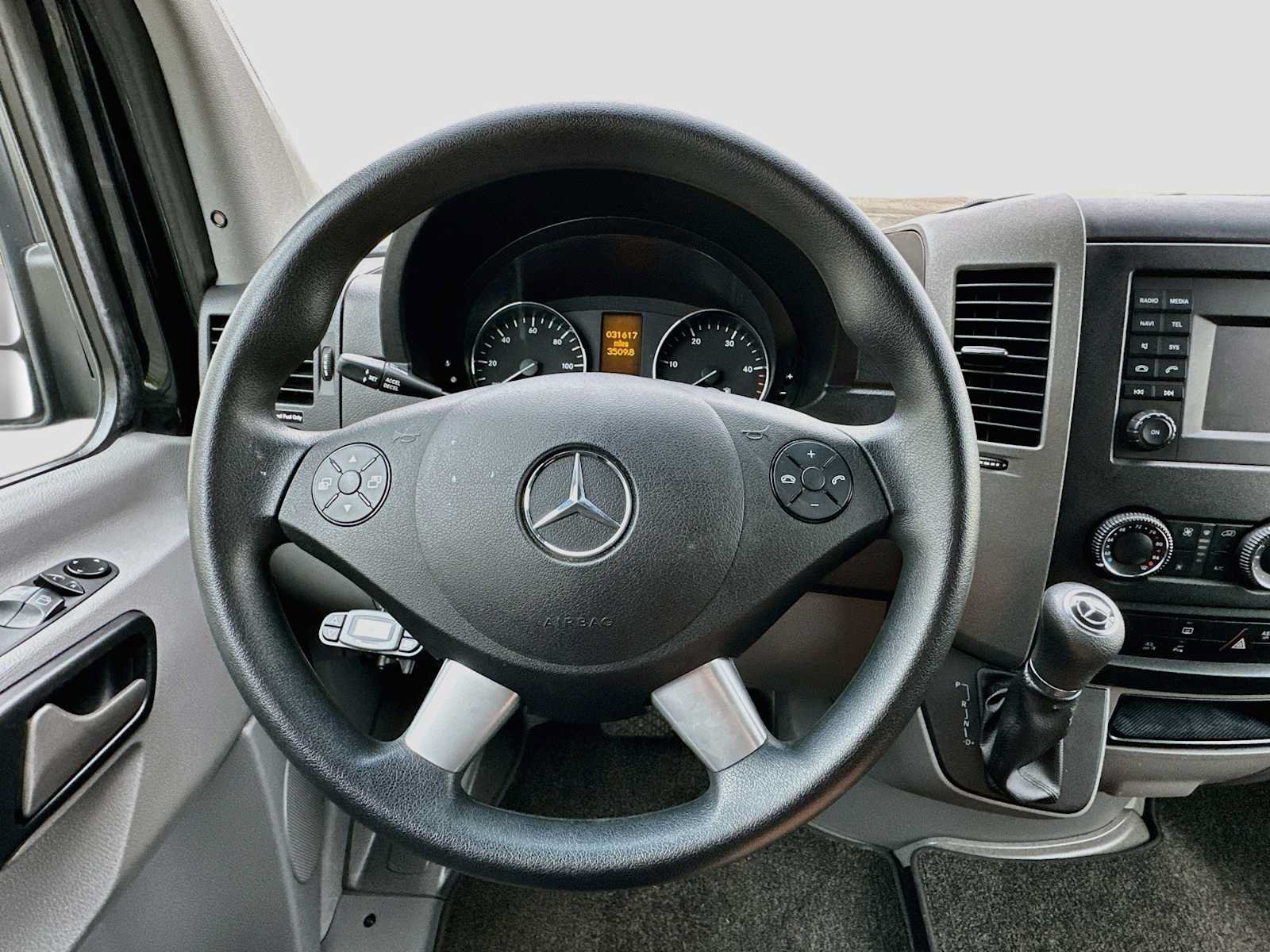Used 2015 Mercedes-Benz Sprinter 2500 image 11