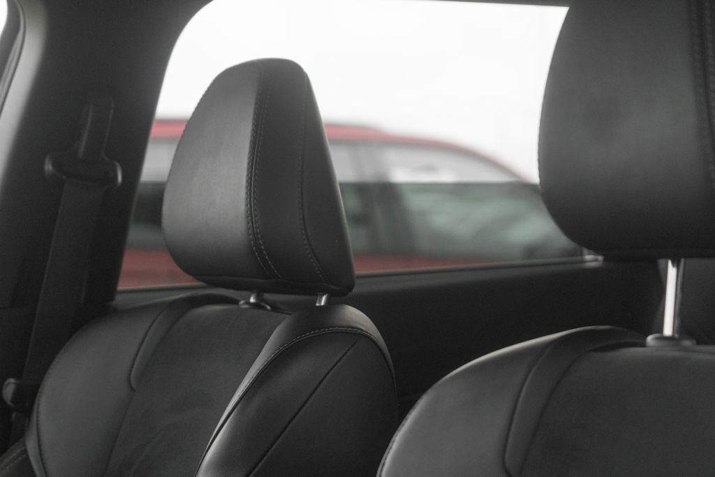 Used 2024 Mitsubishi Outlander SE Black Edition image 19