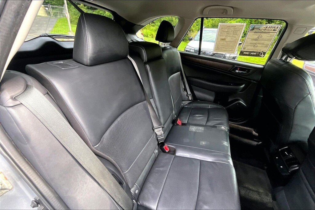Used 2015 Subaru Outback 2.5i Limited AWD/4WD image 16