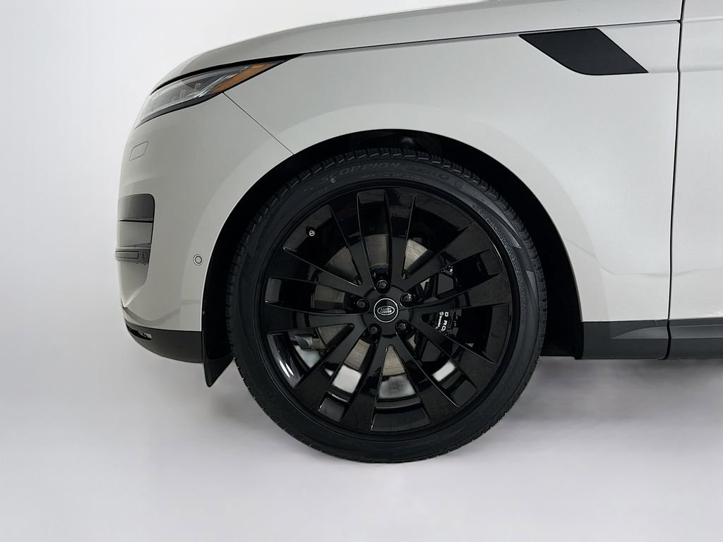 Used 2024 Land Rover Range Rover Sport SE image 27