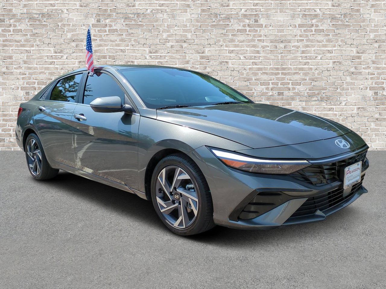 Used 2025 Hyundai Elantra Limited FWD image 1