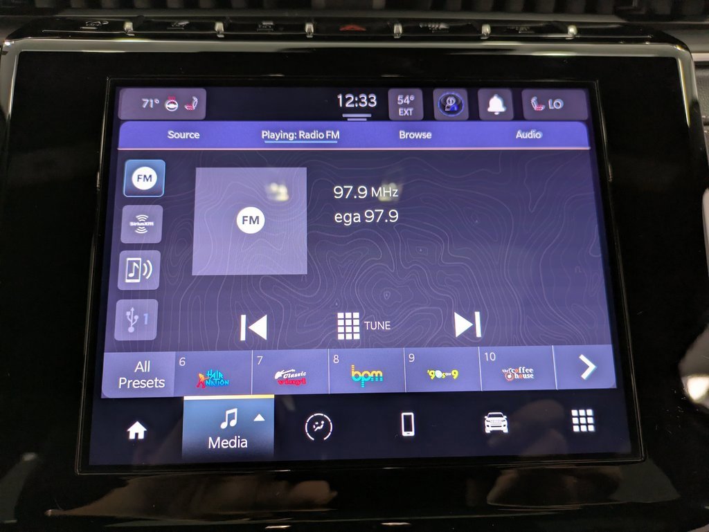 Used 2023 Jeep Grand Cherokee Altitude image 12