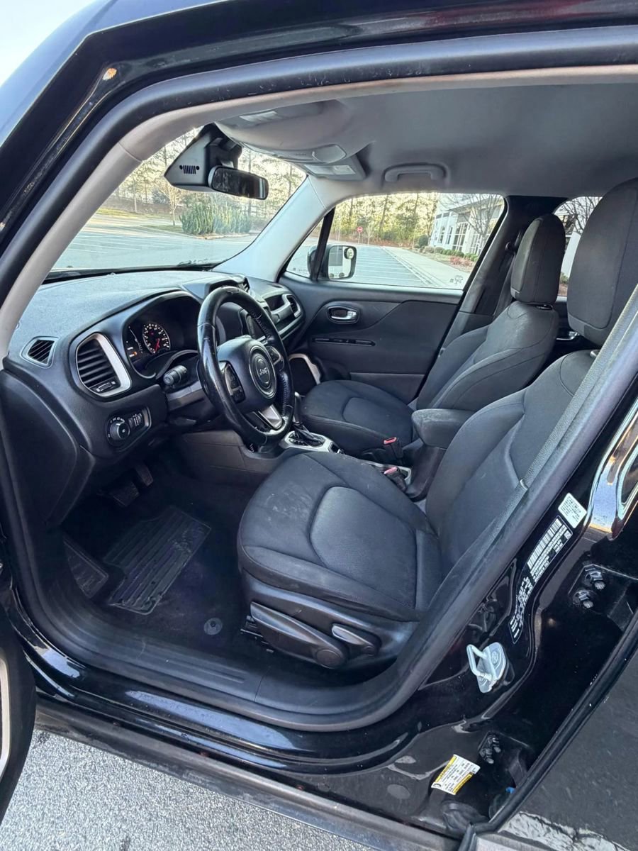 Used 2017 Jeep Renegade Latitude image 9