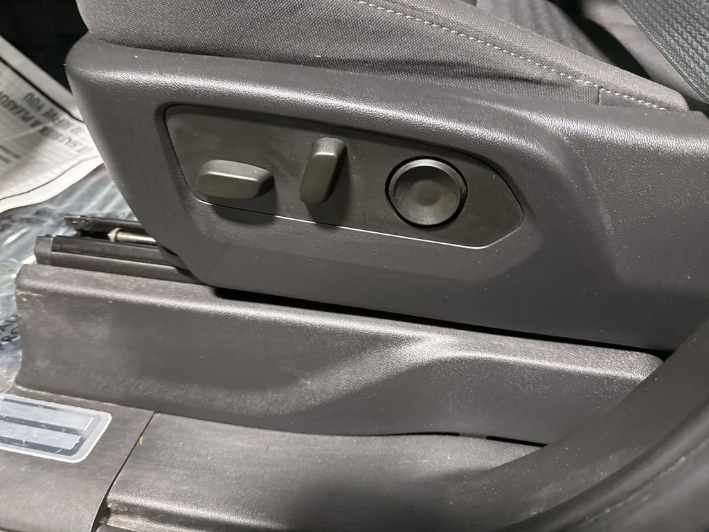 Used 2023 Chevrolet Silverado 1500 LT w/ Z71 Off-Road Package image 27