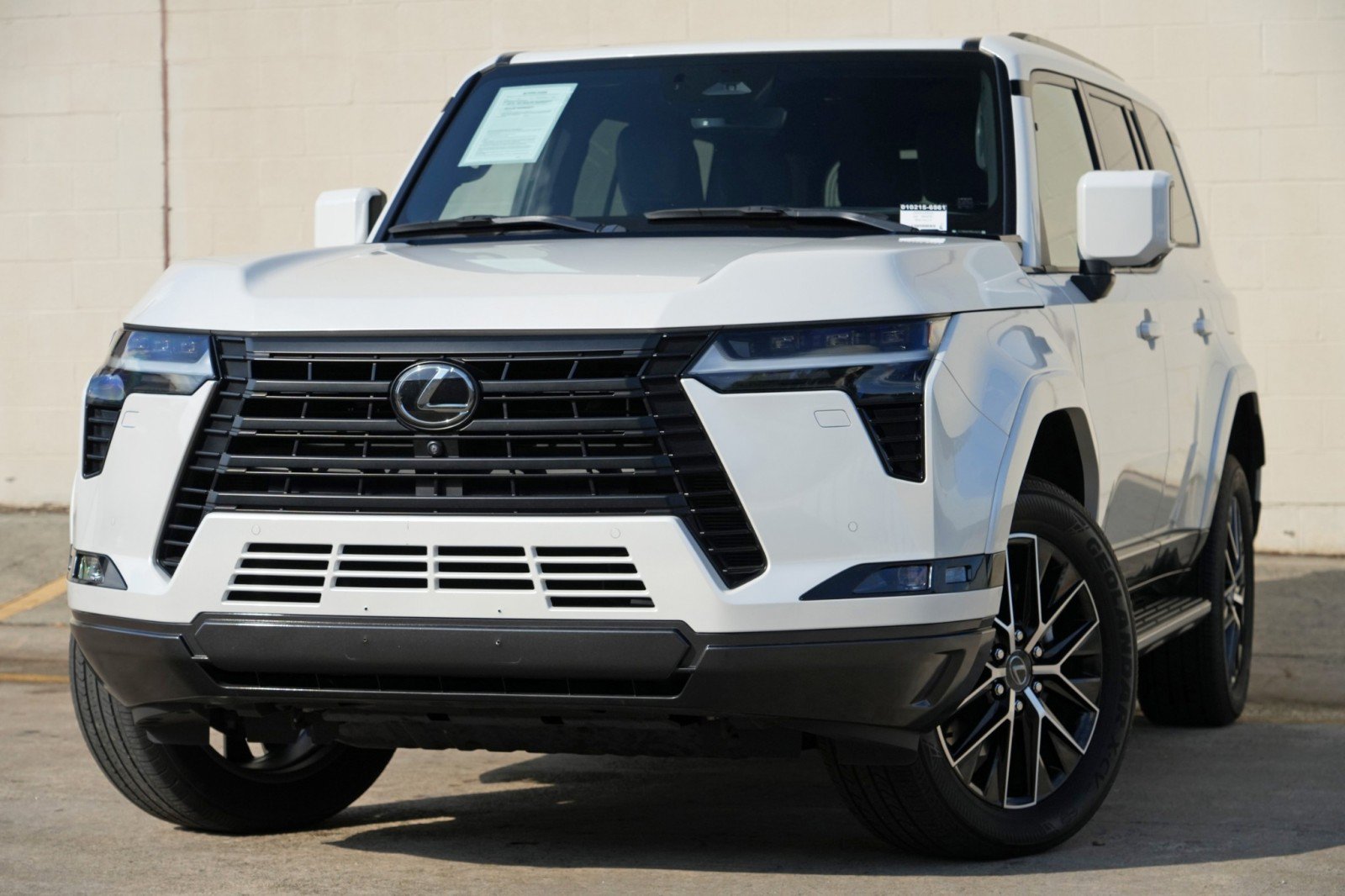 Used 2024 Lexus GX 550 w/ Cold Area Package AWD/4WD image 3