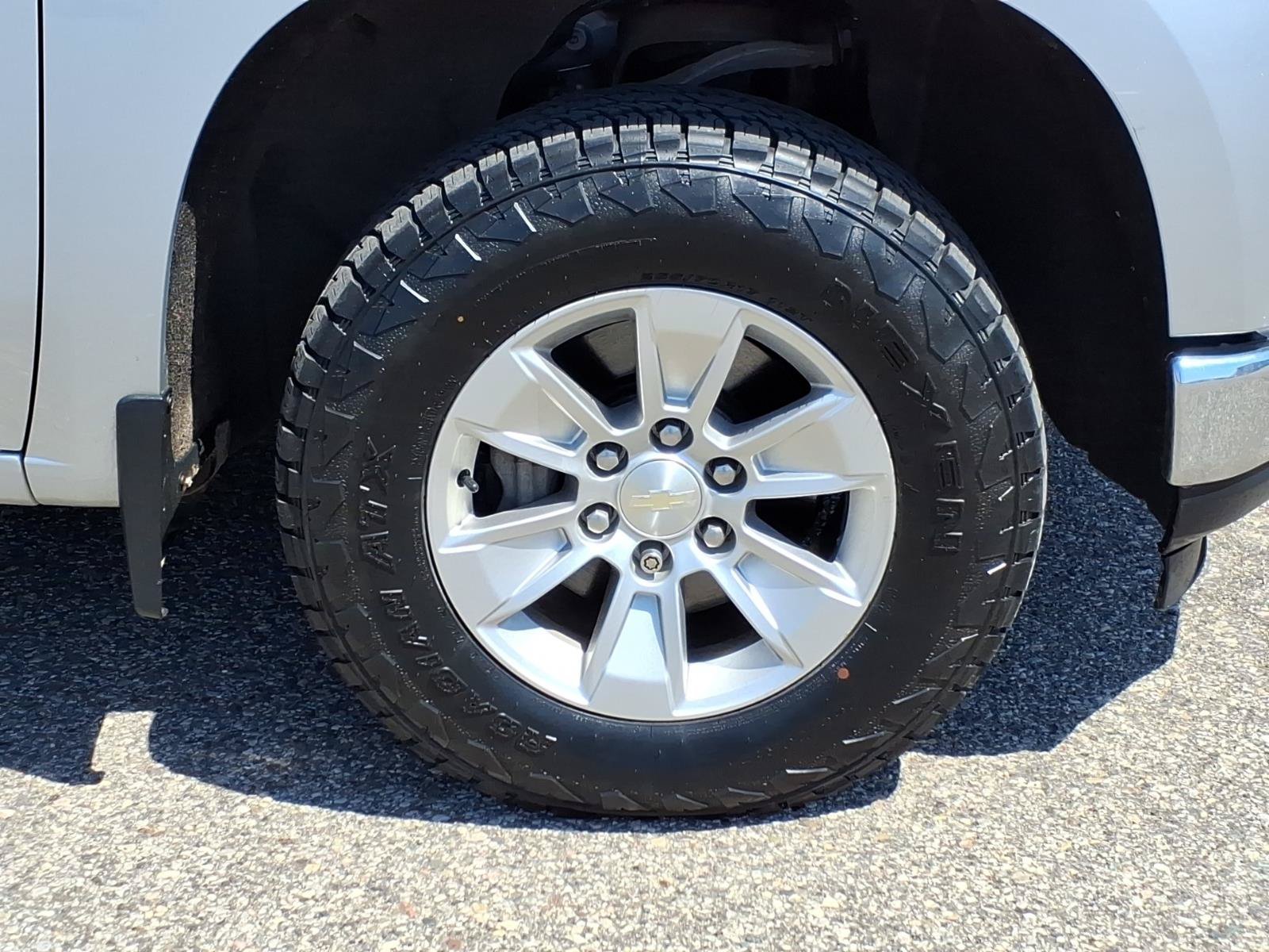 Used 2019 Chevrolet Silverado 1500 LT AWD/4WD image 10