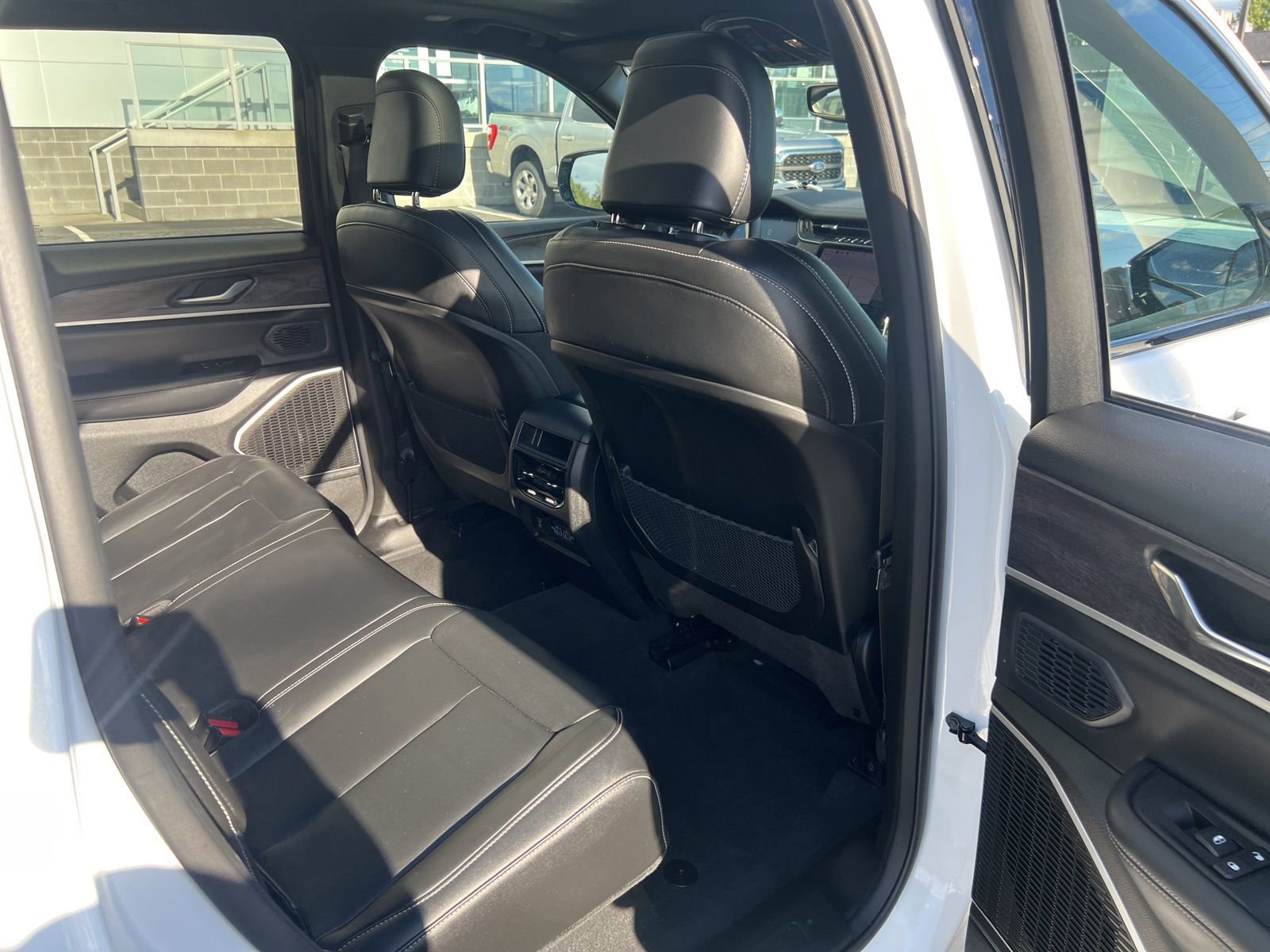 Used 2024 Jeep Grand Cherokee Limited 4xe AWD/4WD image 48