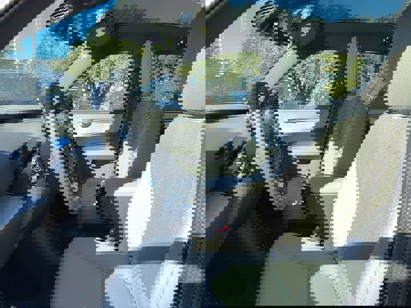 New 2026 Volvo EX30 Plus w/ Protection Package Premier image 12