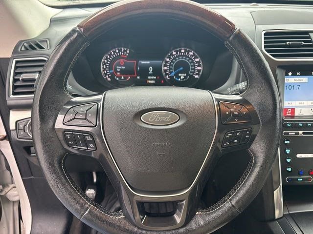 Used 2017 Ford Explorer Platinum AWD/4WD image 16