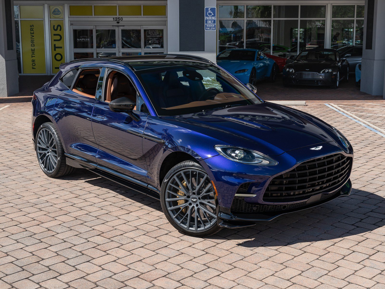 Used 2023 Aston Martin DBX 707 image 30