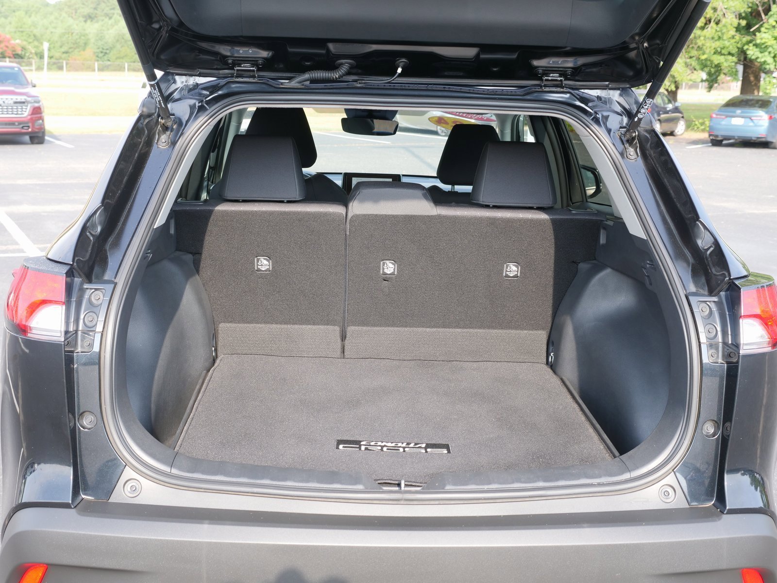 Used 2024 Toyota Corolla Cross LE image 13